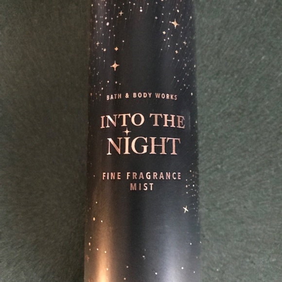 Bath & Body Works Into The Night Fine Fragrance Mist 8 fl oz/236 ml - Picture 10 of 16
